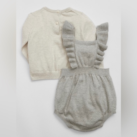 NWT BABYGAP Baby Two-Piece Sweater Outfit Set Size 12-18 Months - Picture 3 of 8